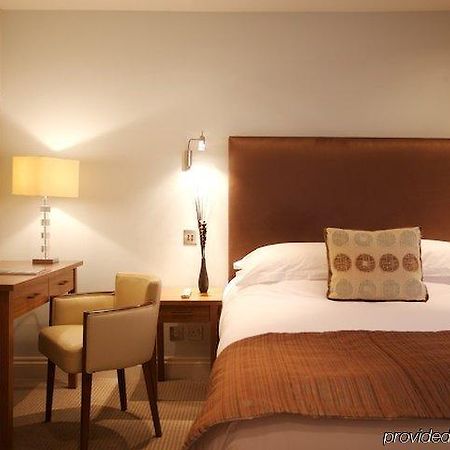 The George Hotel & Monty'S Челтенхам Номер фото